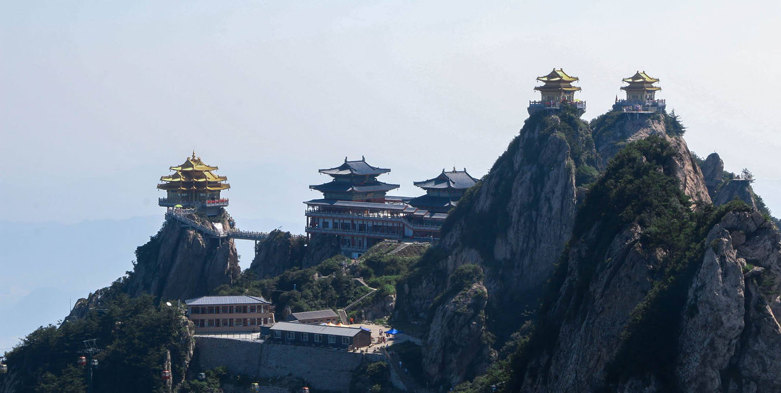 西峡县红木牌匾定制：寺庙宗祠,园林景观,店招门头,抱柱对联