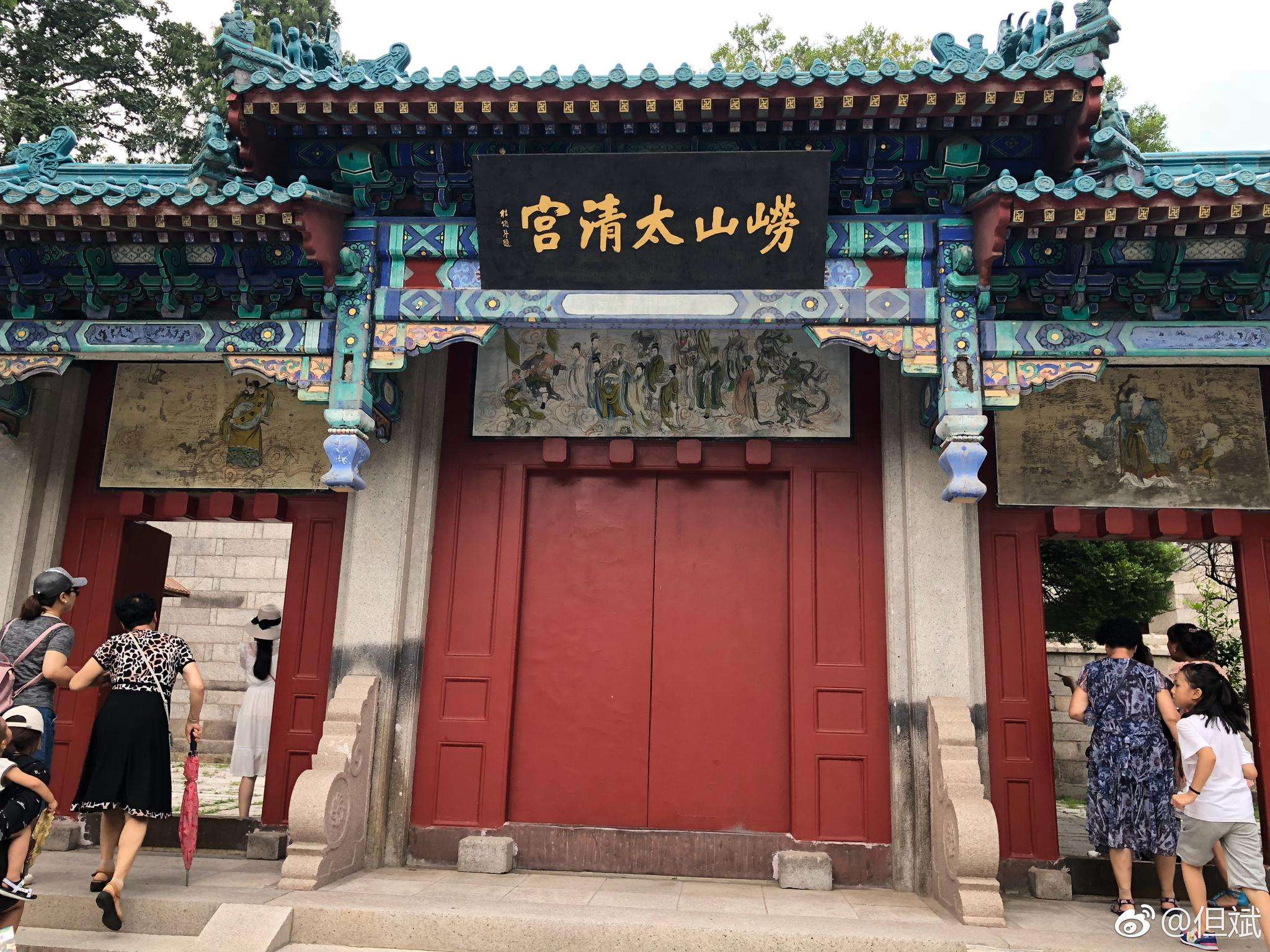 青岛市红木牌匾定制：寺庙宗祠,园林景观,创意招牌,抱柱对联