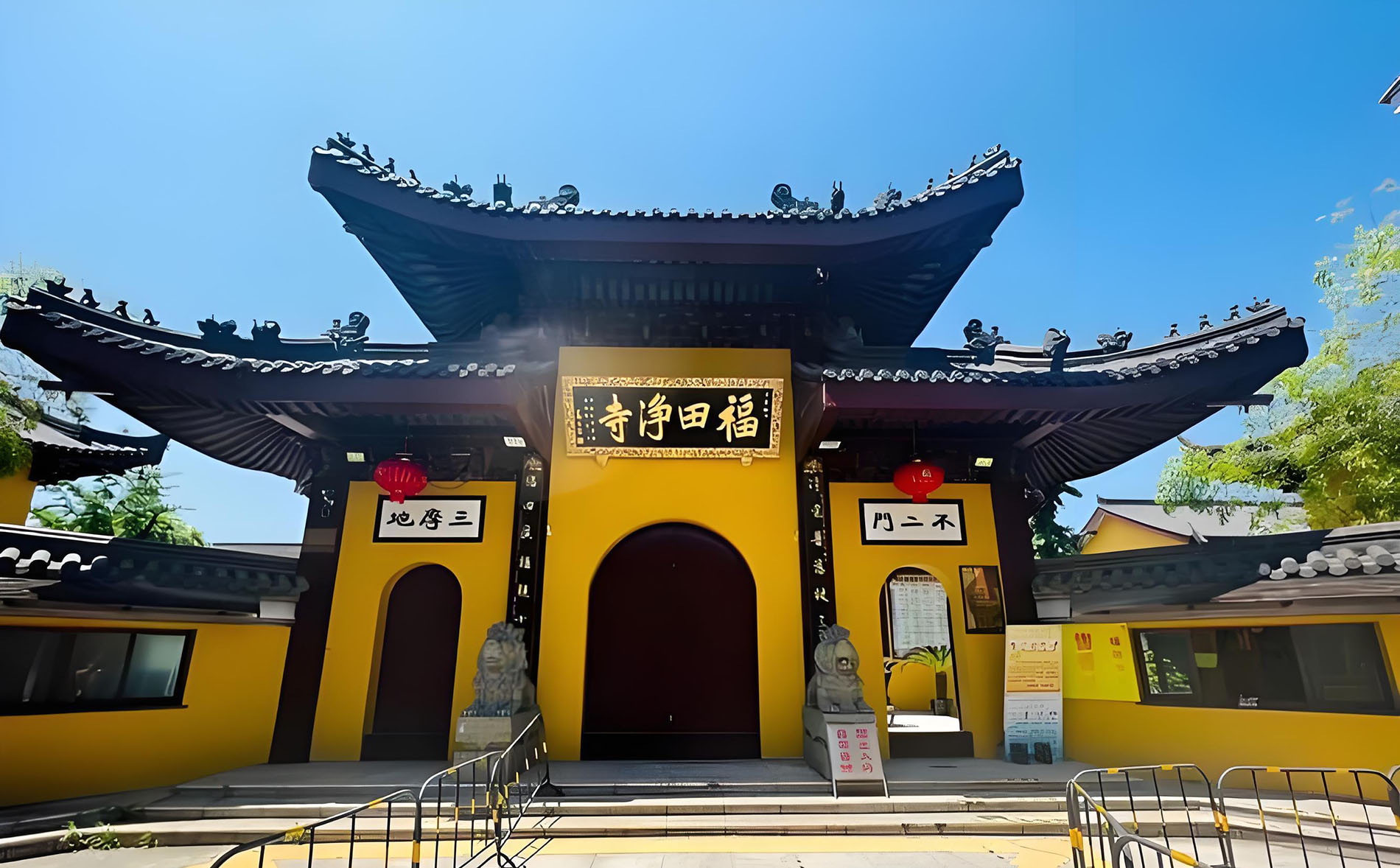 松江区红木牌匾定制：寺庙宗祠,园林景观,创意招牌,抱柱对联,上海城隍庙,老庙黄金牌匾