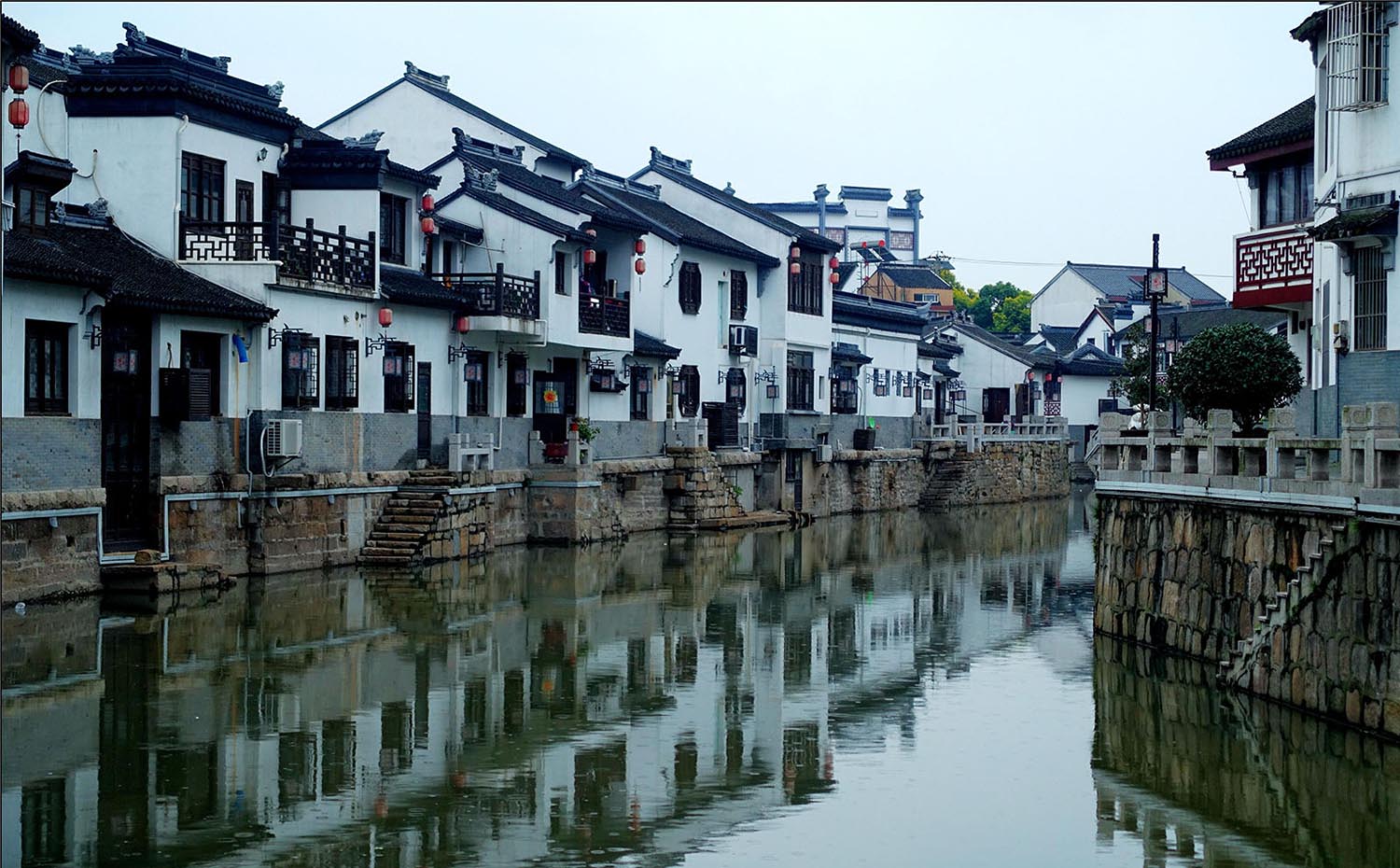 宝山区红木牌匾定制：寺庙宗祠,园林景观,创意招牌,抱柱对联,上海城隍庙,老庙黄金牌匾