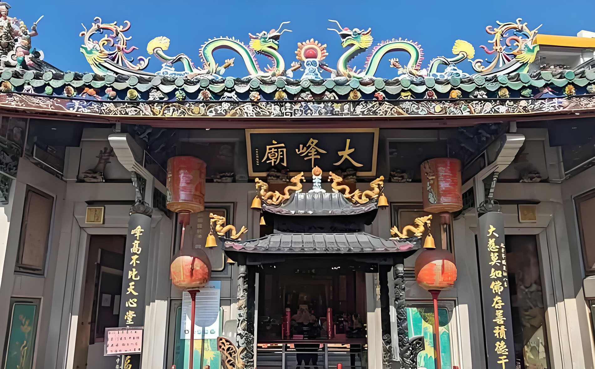 南澳县红木牌匾定制：寺庙宗祠,园林景观,创意招牌,抱柱对联