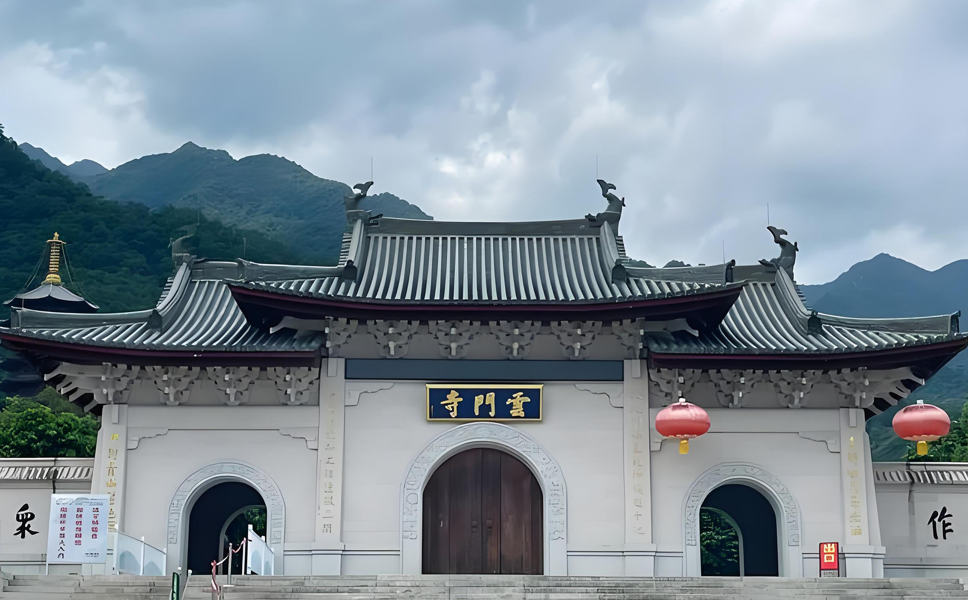 曲江区红木牌匾定制：寺庙宗祠,园林景观,创意招牌,抱柱对联