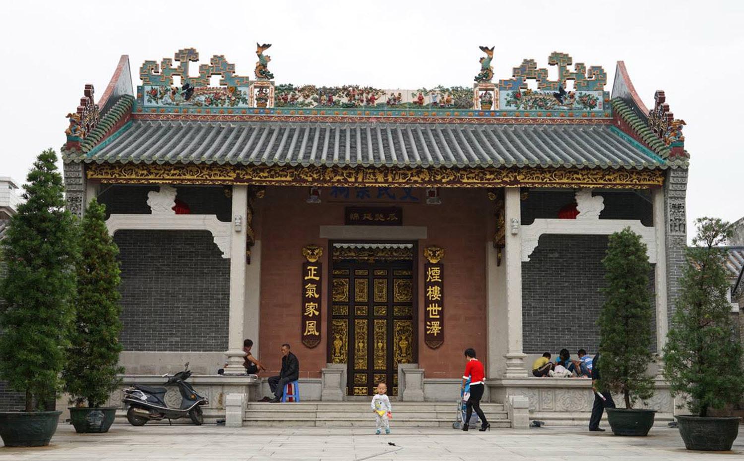 宝安区红木牌匾定制：寺庙宗祠,园林景观,创意招牌,抱柱对联