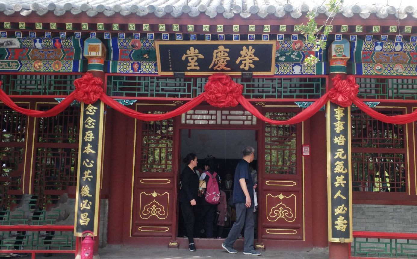 石家庄红木牌匾定制：寺庙宗祠,园林景观,创意招牌,抱柱对联