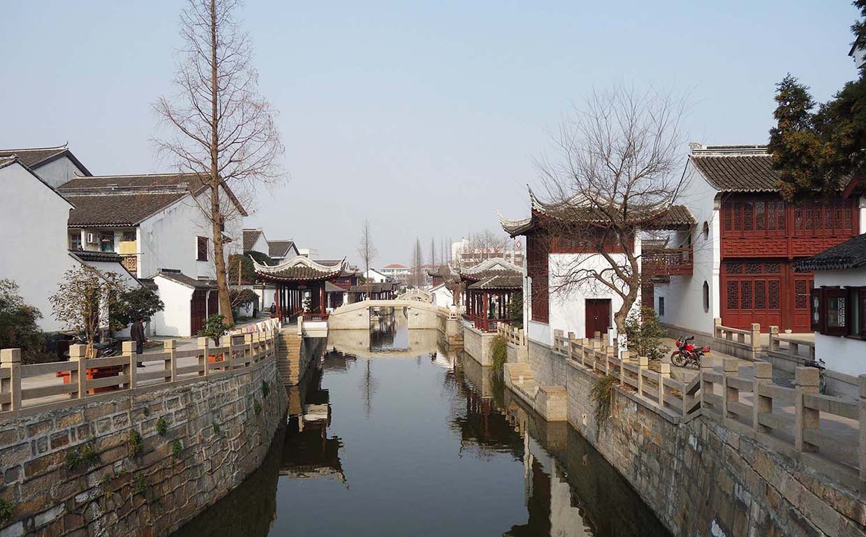 太仓红木牌匾定制：寺庙宗祠,园林景观,创意招牌,抱柱对联