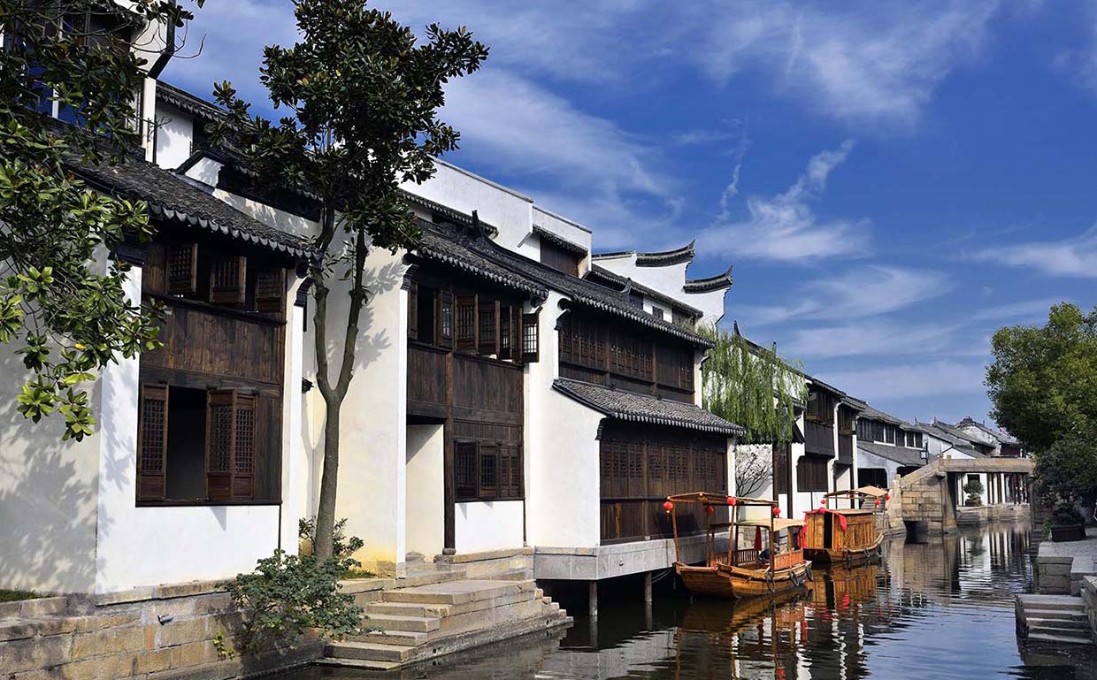 吴江区红木牌匾定制：寺庙宗祠,园林景观,创意招牌,抱柱对联