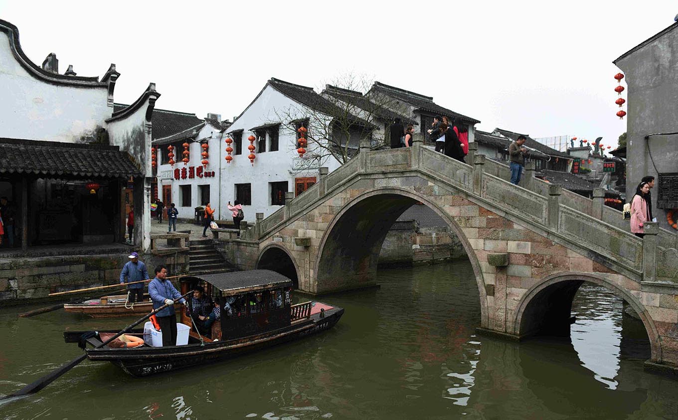 静海区红木牌匾定制：寺庙宗祠,园林景观,创意招牌,抱柱对联