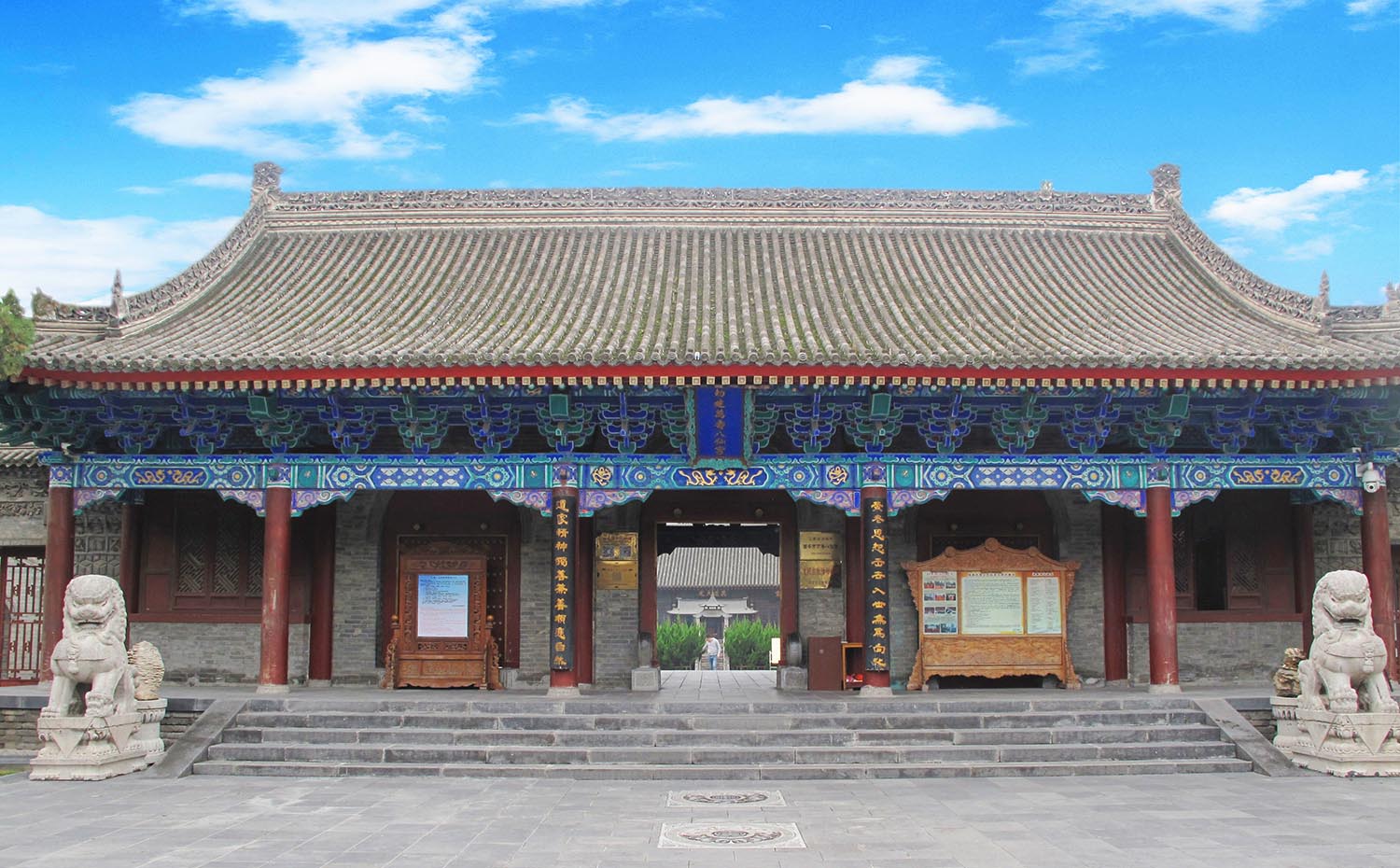 西安新城区红木牌匾定制：寺庙宗祠,园林景观,创意招牌,抱柱对联