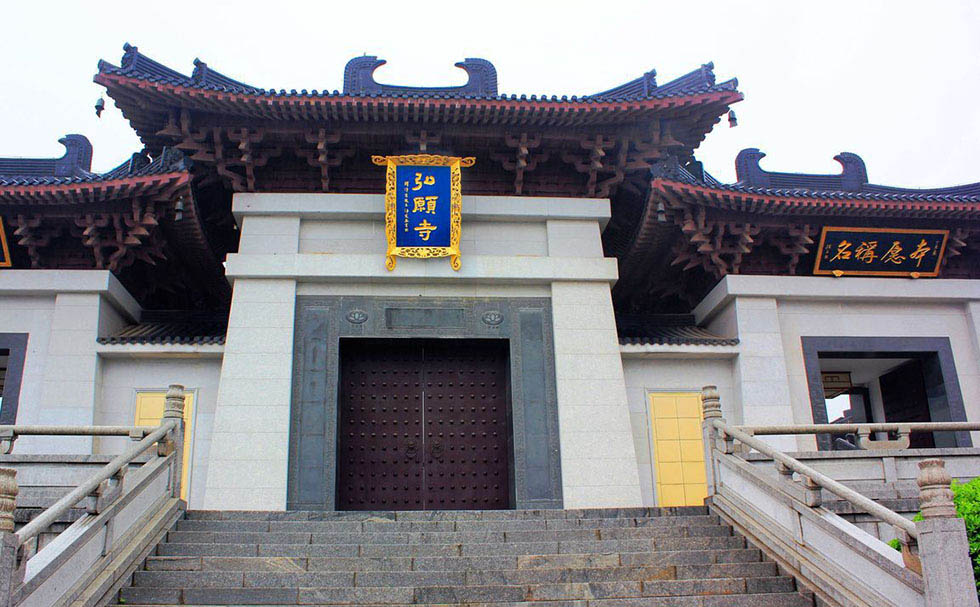 宣城市红木牌匾定制：寺庙宗祠,园林景观,创意招牌,抱柱对联