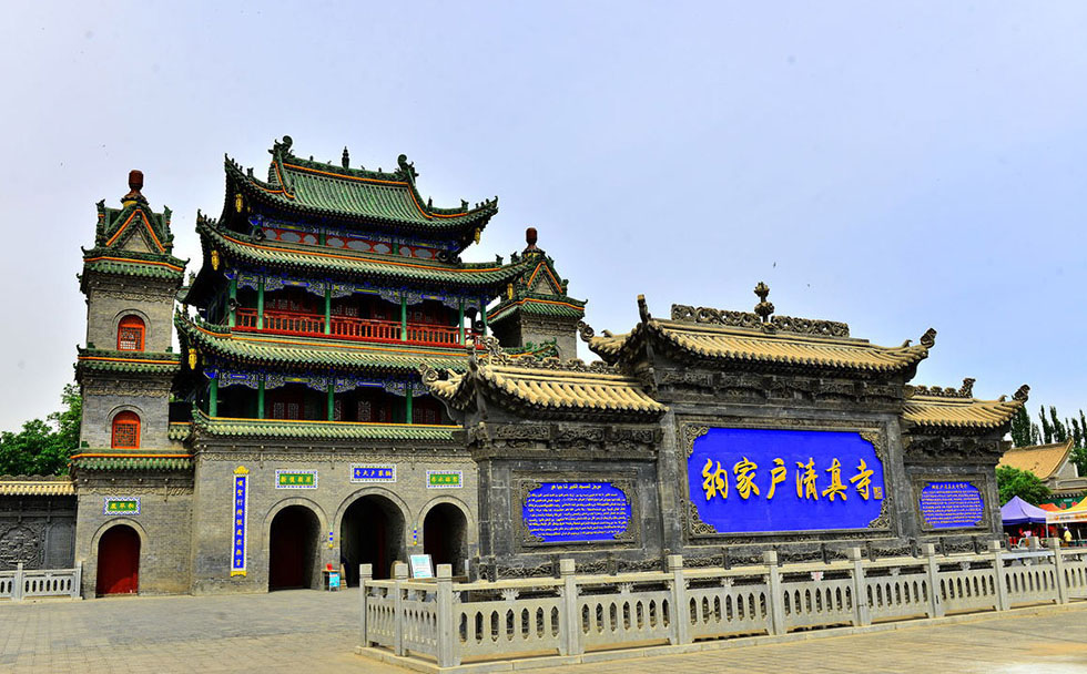 银川红木牌匾定制：寺庙宗祠,园林景观,创意招牌,抱柱对联