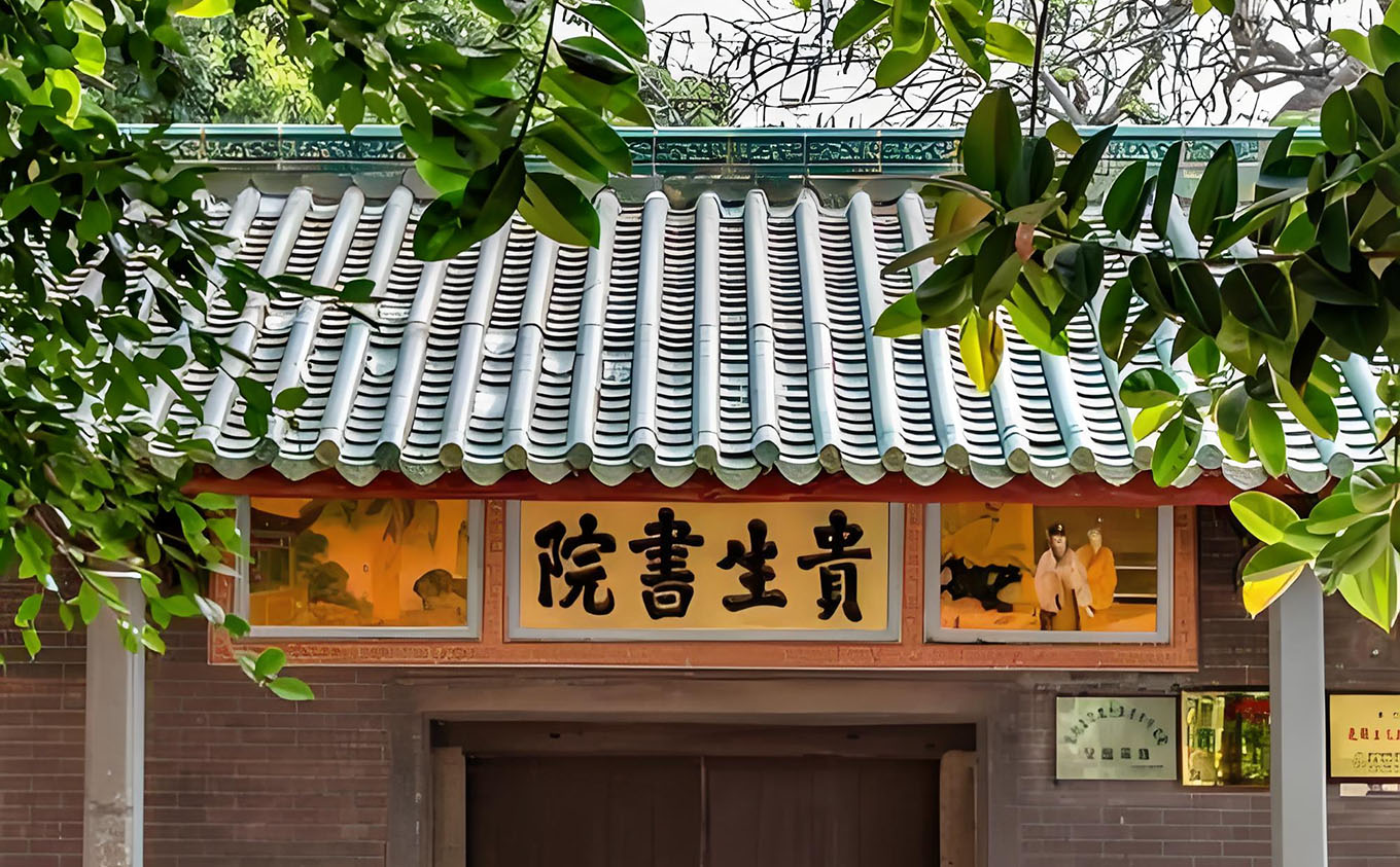 徐闻县红木牌匾定制：寺庙宗祠,园林景观,创意招牌,抱柱对联